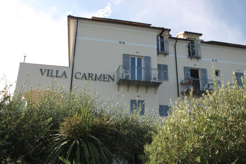 Residence Villa Carmen Fronte Mare A 50 Mt Pietra Ligure Exterior foto