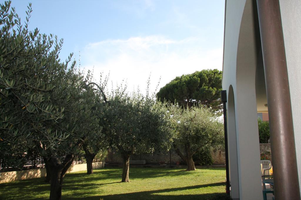 Residence Villa Carmen Fronte Mare A 50 Mt Pietra Ligure Exterior foto