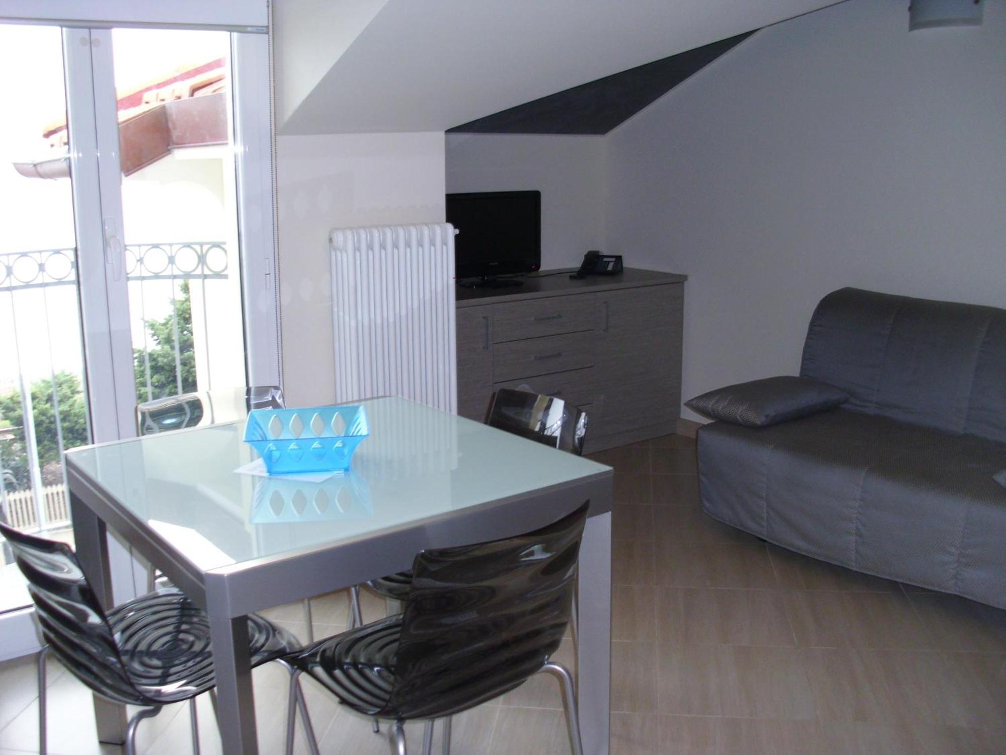 Residence Villa Carmen Fronte Mare A 50 Mt Pietra Ligure Exterior foto