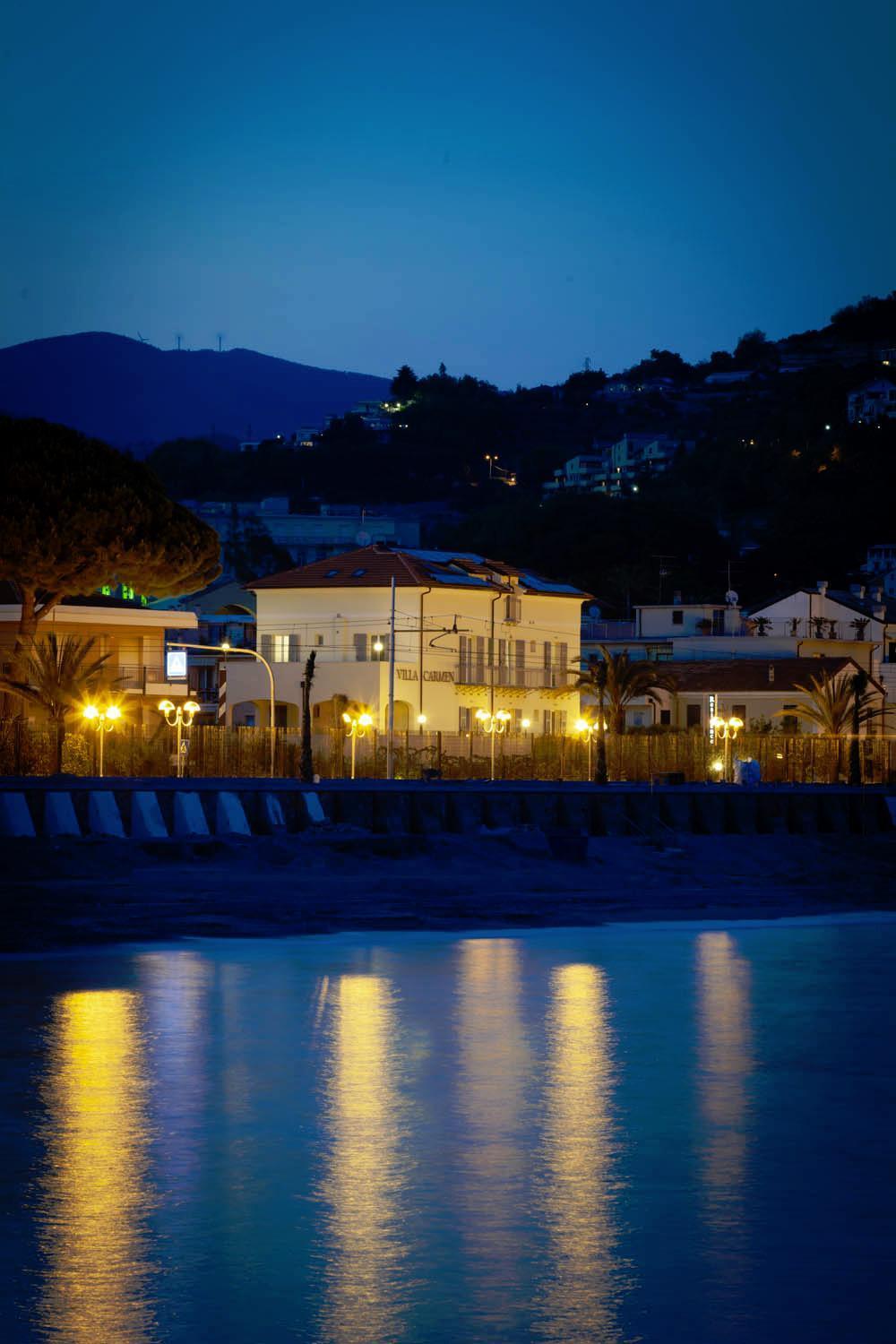 Residence Villa Carmen Fronte Mare A 50 Mt Pietra Ligure Exterior foto