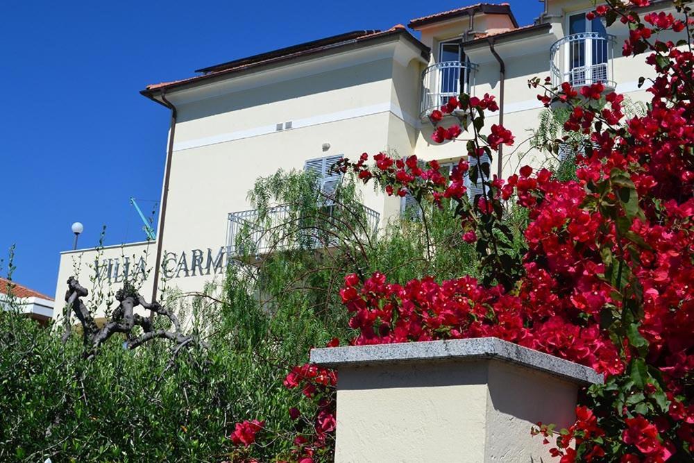 Residence Villa Carmen Fronte Mare A 50 Mt Pietra Ligure Exterior foto